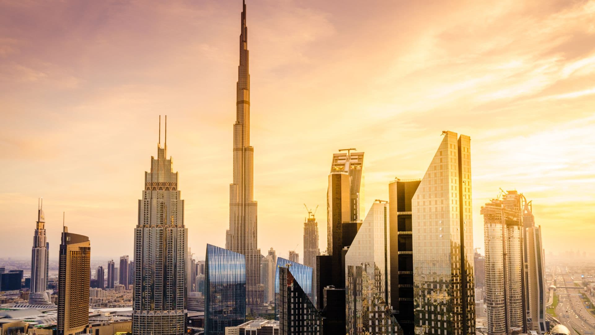 Dubai Explorer's Guide: Must-See Attractions, Dining, and Hidden Gems